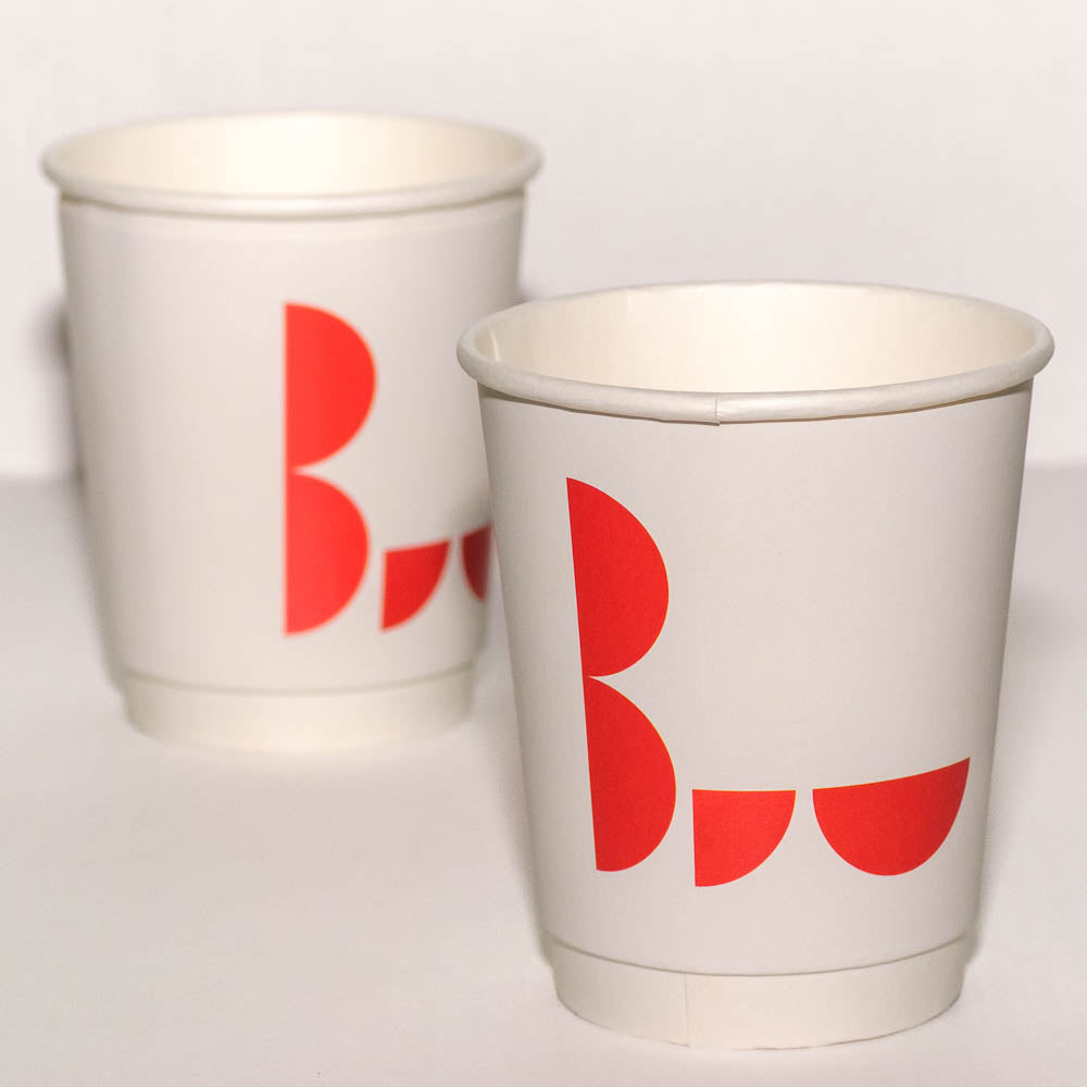 Tazza da asporto premium a doppia parete – A doppia parete, rivestita in PE e personalizzabile online