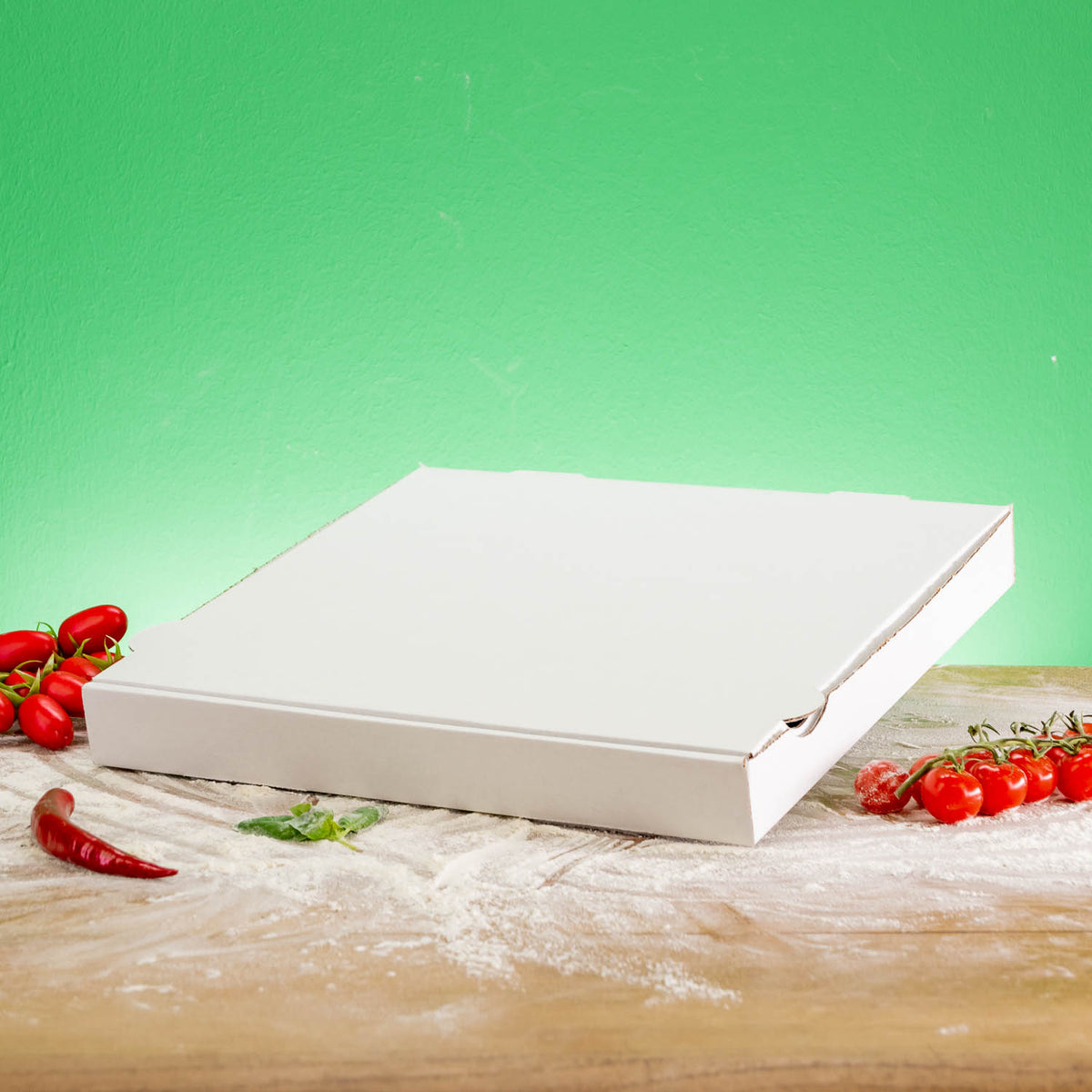 Weißer Pizzakarton 33 x 33 x 4 cm ohne Logo, geöffnet
